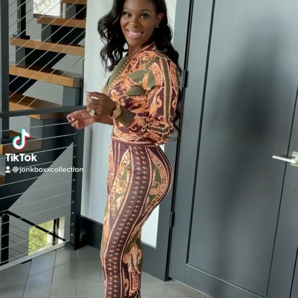 Two-Piece Legging Set - Picture 2 of 3